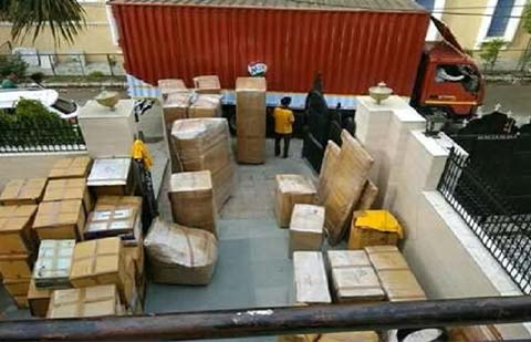 Alakh-Cargo-Packers-and-Movers-Loading-Container-Truck
