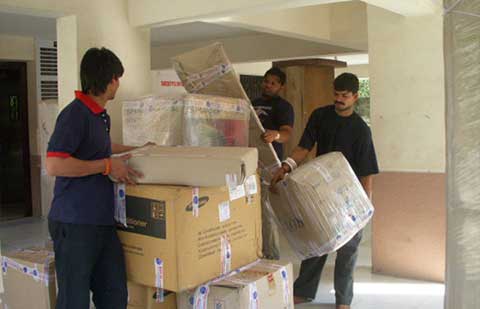 Famous-Packers-Movers-Packing.jpg
